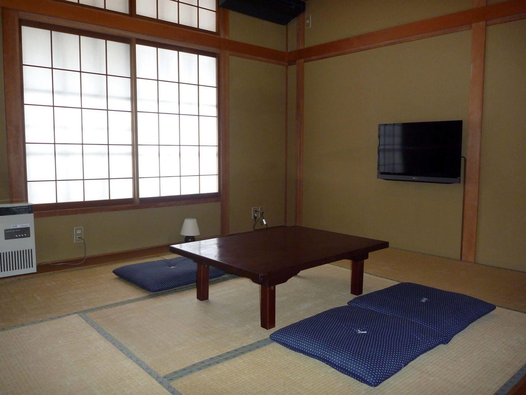 K'S House Hakuba Alps - Travelers Hostel Экстерьер фото