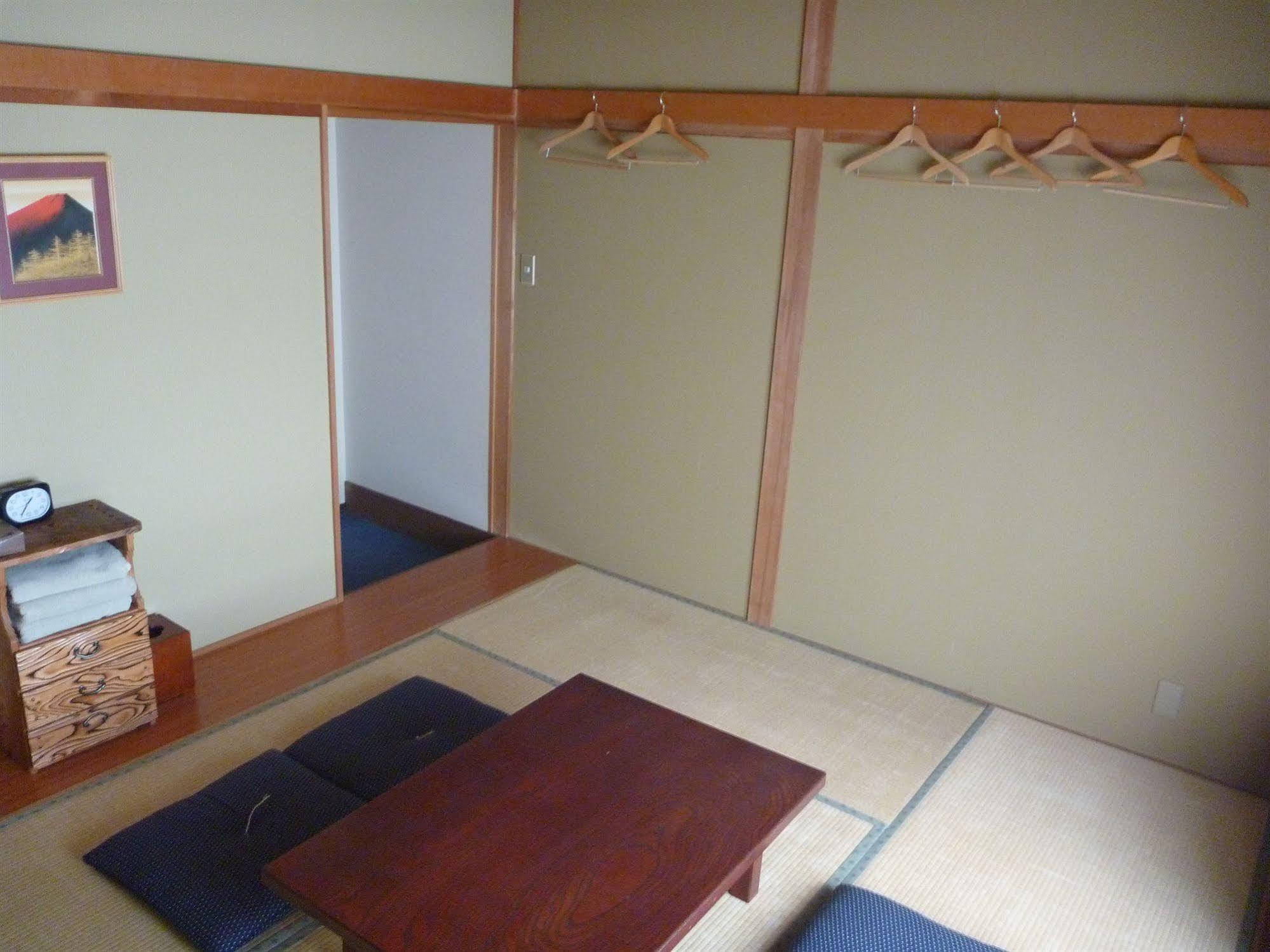K'S House Hakuba Alps - Travelers Hostel Экстерьер фото