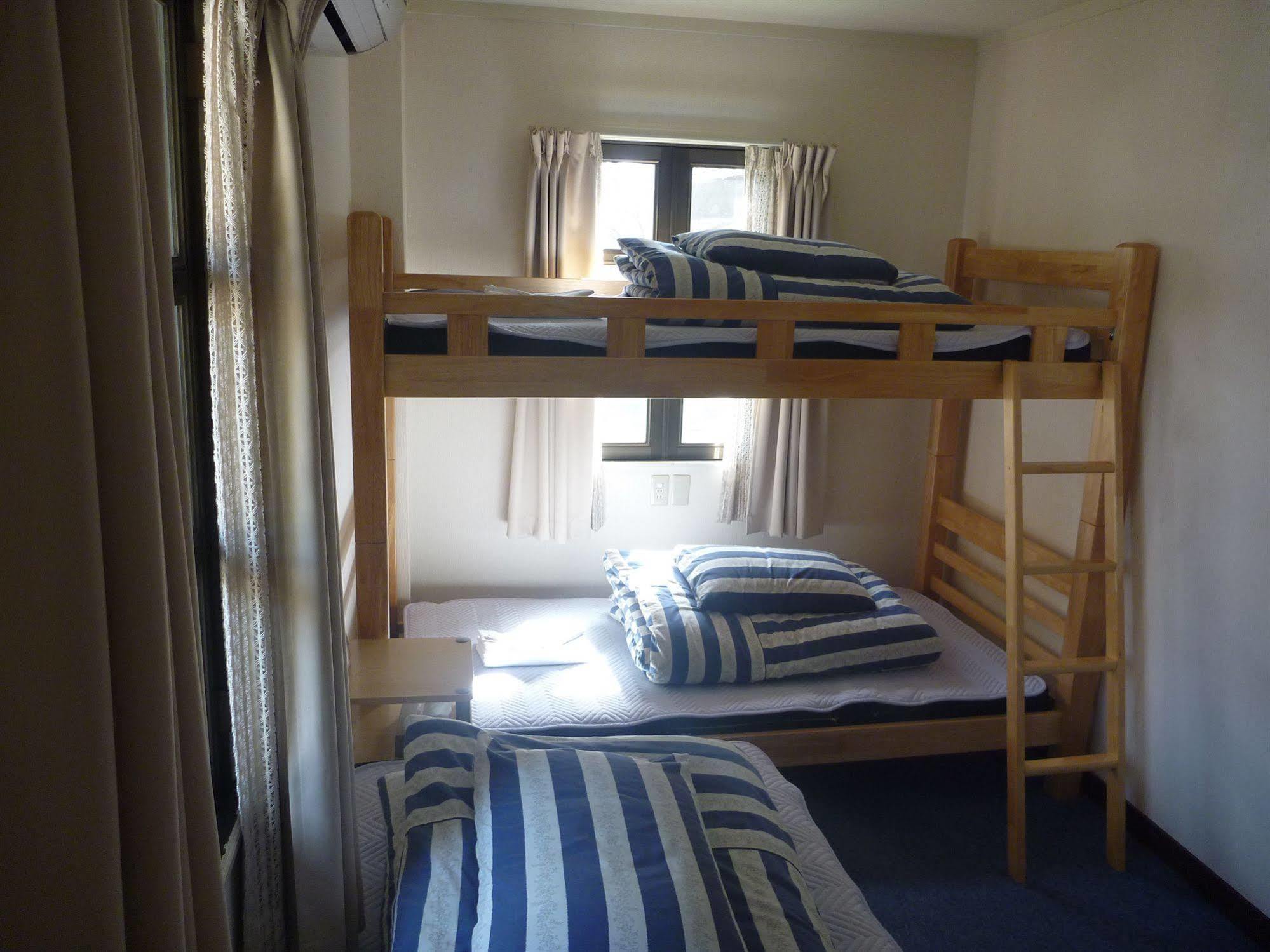 K'S House Hakuba Alps - Travelers Hostel Экстерьер фото